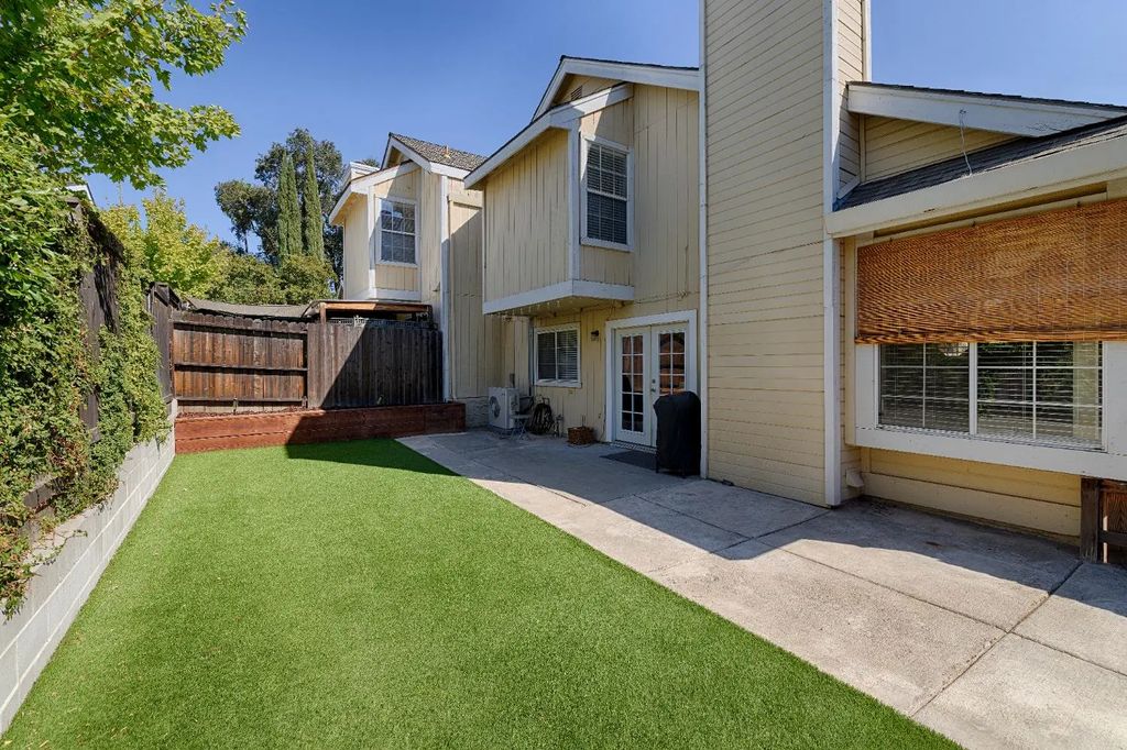 7605 Sunset Avenue, Fair Oaks