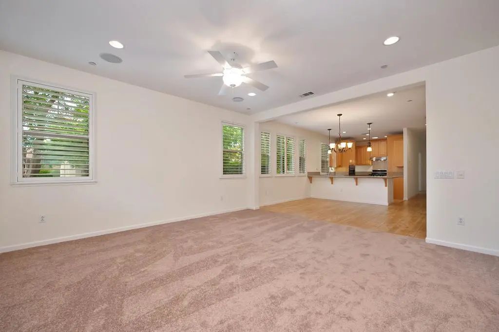 1625 Marseille Lane, Roseville