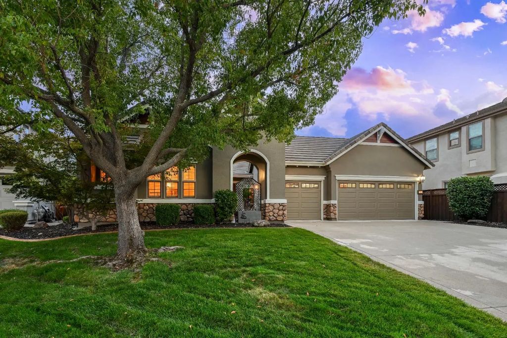 213 Soaring Hawk Place, Lincoln