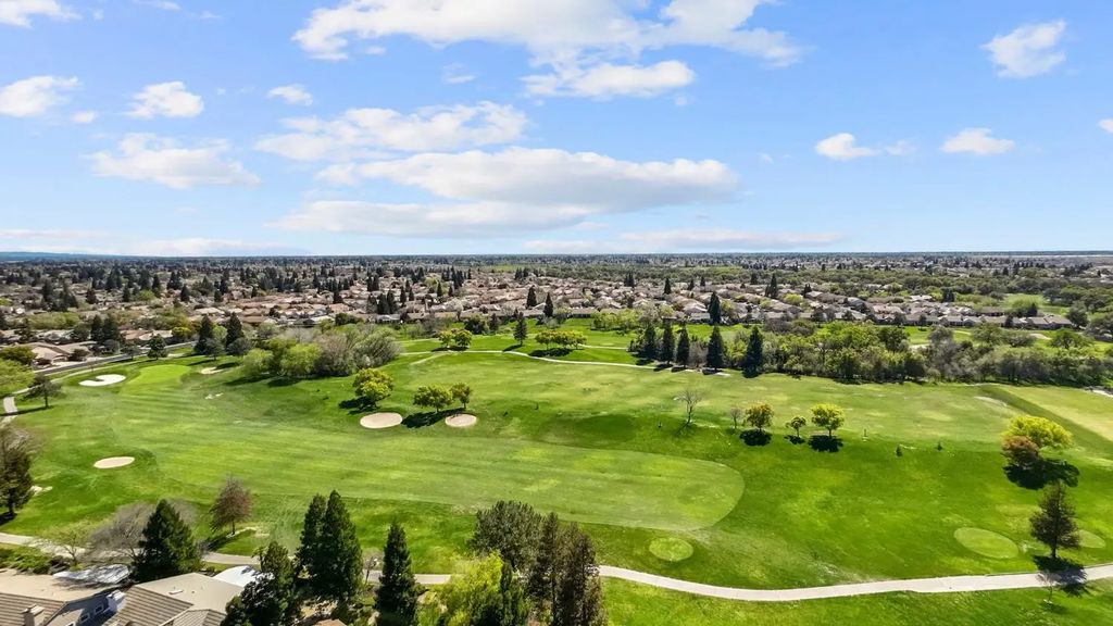 7221 Clearview Way, Roseville