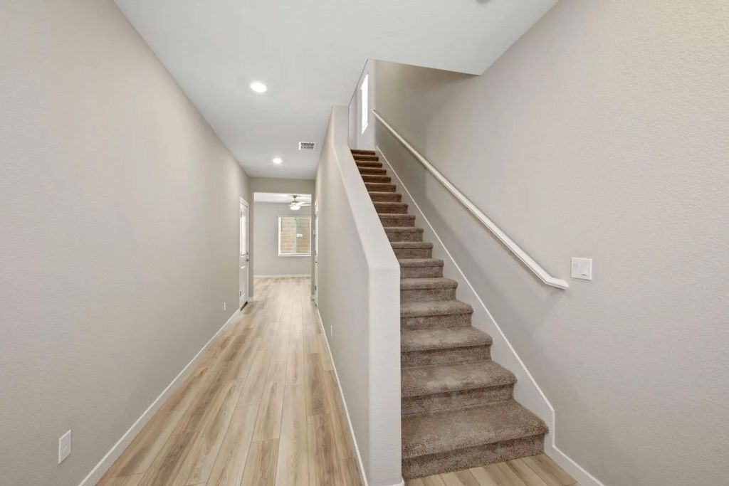 2966 Bowery Lane, Lincoln
