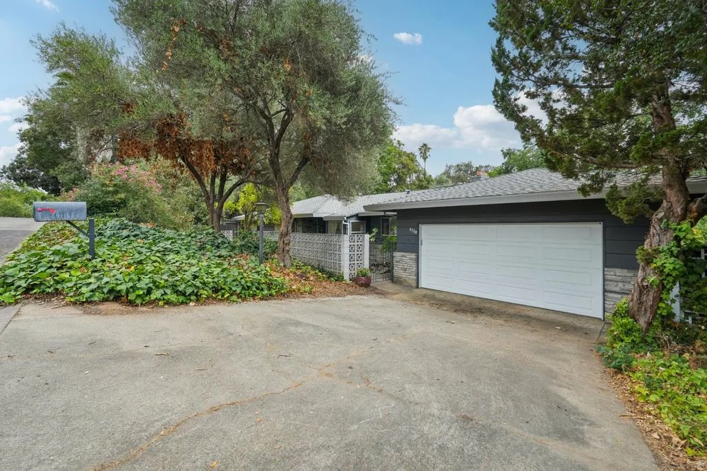 8200 Shangrila Drive, Fair Oaks