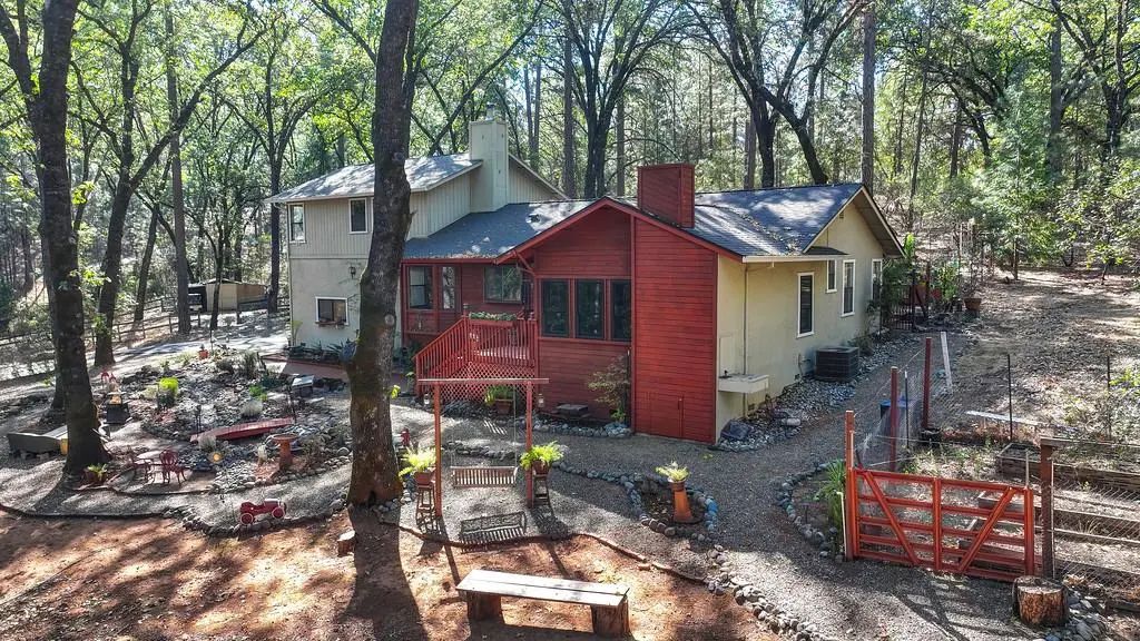 13123 Combie Road, Auburn