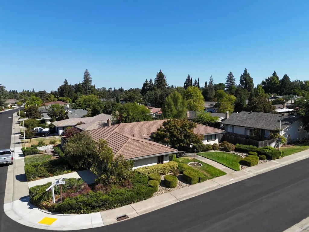8075 Vintage Way, Fair Oaks