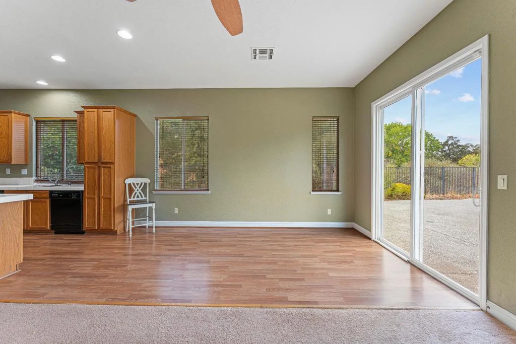312 Charnwood Court, Lincoln