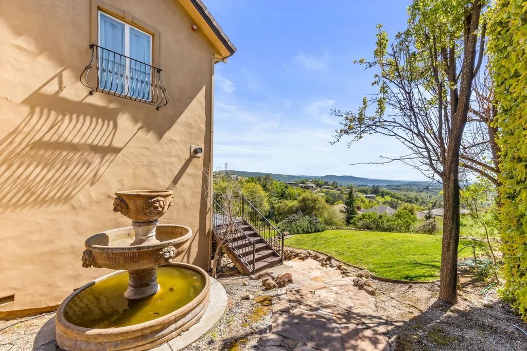 822 Sunnyslope Way, Auburn