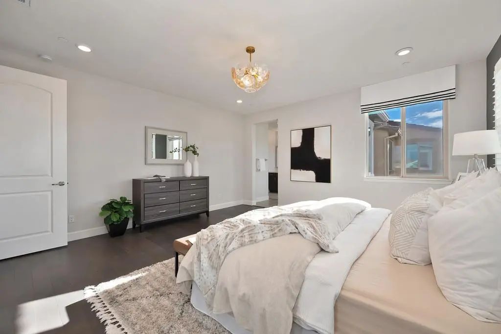 1104 Mambo Way, Roseville