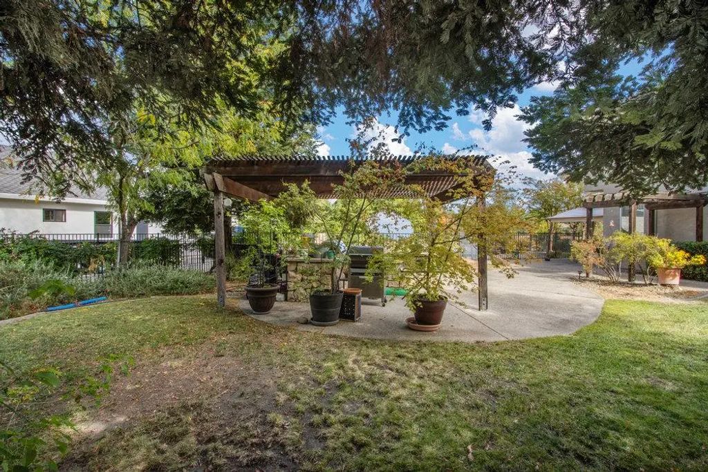 9085 Hangar Way, Fair Oaks