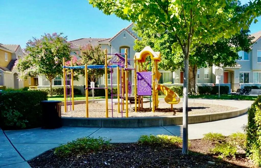 1609 Dante Circle, Roseville