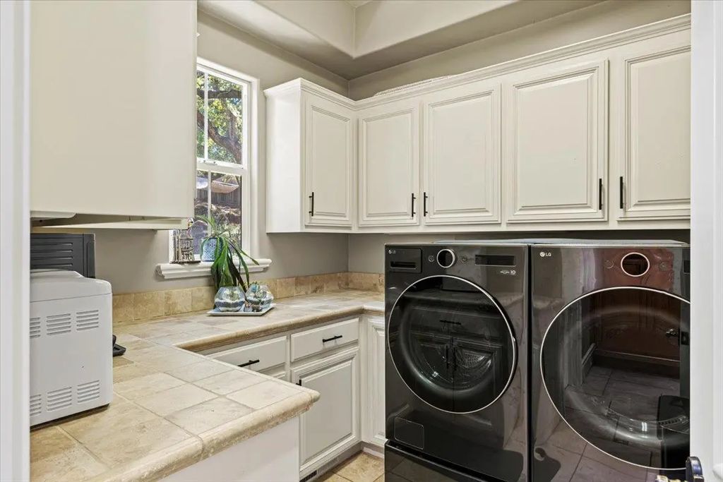 1804 Park Oak Drive, Roseville