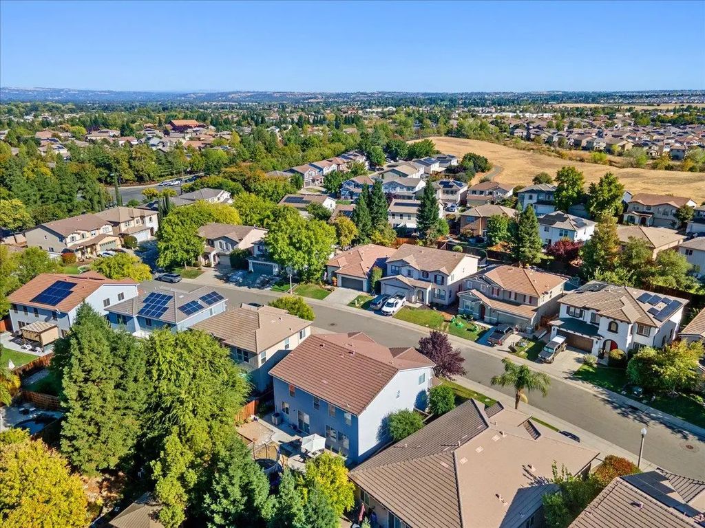 946 Devonshire Lane, Lincoln