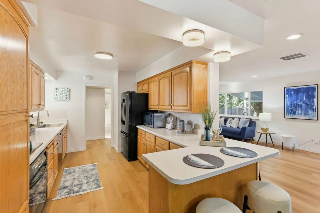 3205 Mayer Way, Carmichael