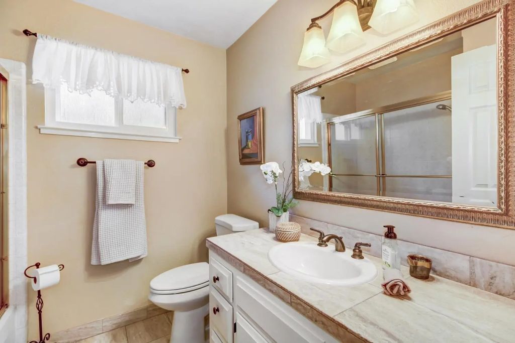 5951 Lincoln Hills Way, Carmichael