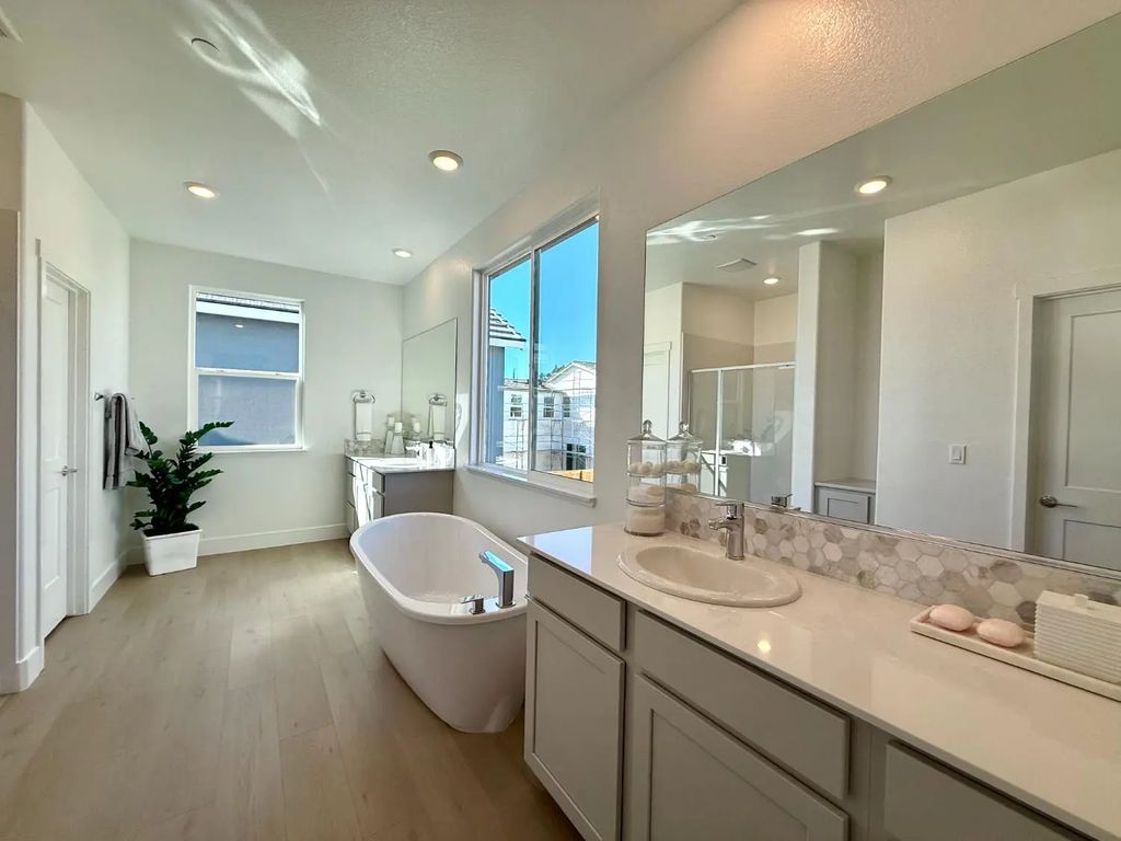 10132 Keynote Street, Roseville