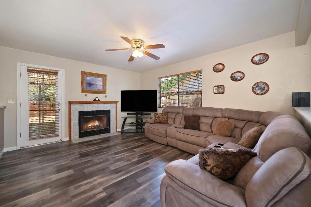 6470 Arcadia Avenue, Loomis