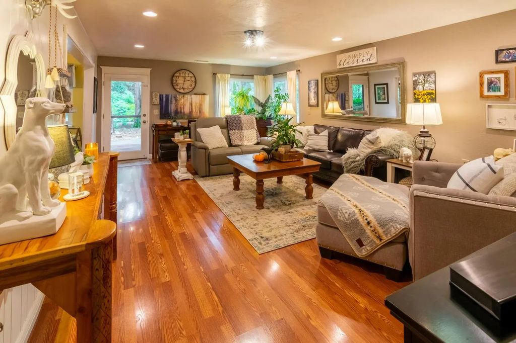 25681 Foresthill Road, Foresthill