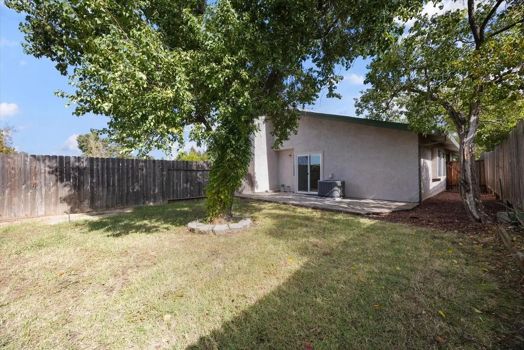 1002 Wabash Court, Roseville