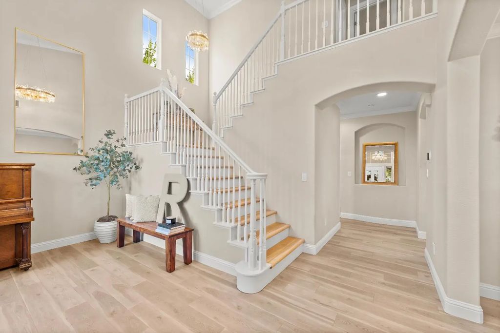 232 Baroness Court, Roseville