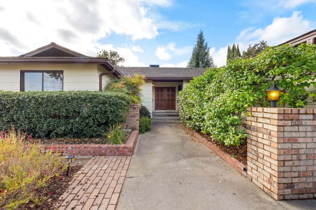 6450 Perrin Way, Carmichael