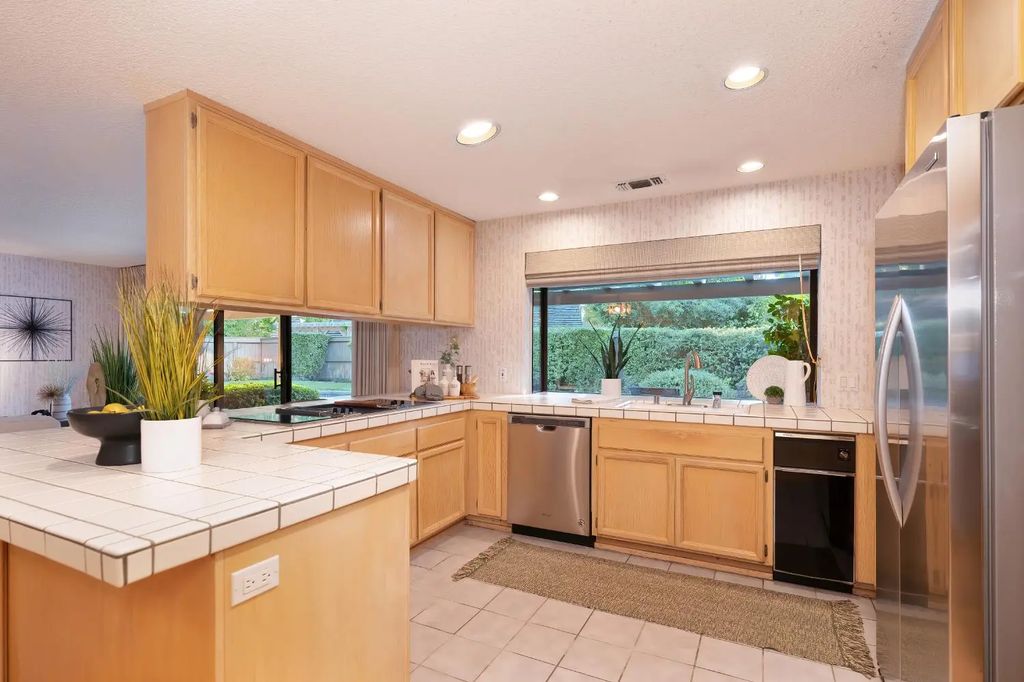 11448 Forty Niner Circle, Gold River