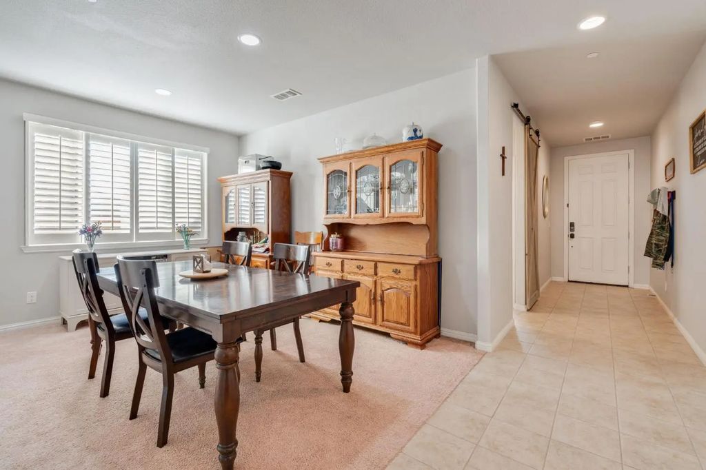 1988 Lucca Lane, Lincoln