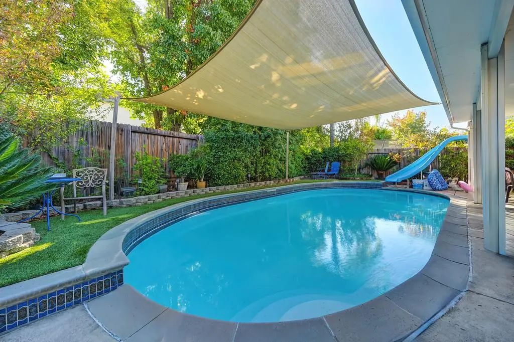 2210 Railway Circle, Gold River