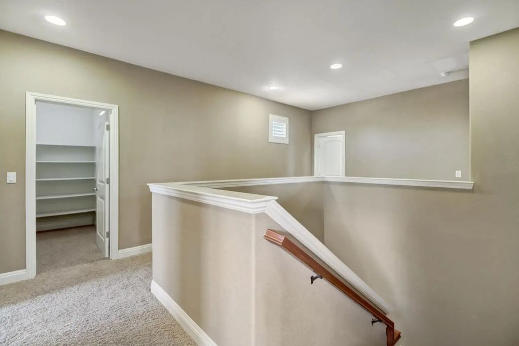 1280 Kirkhill, Roseville