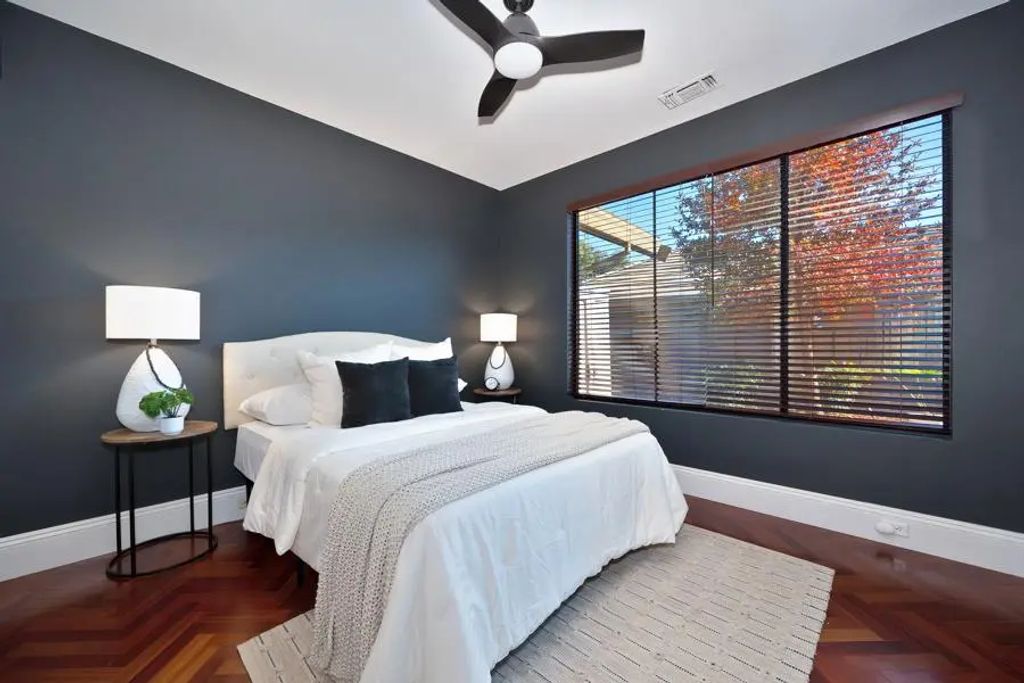 11453 Huntington Village Lane, Gold River