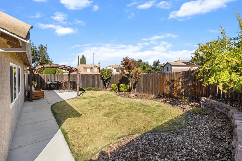 8476 Zachis Way, Antelope