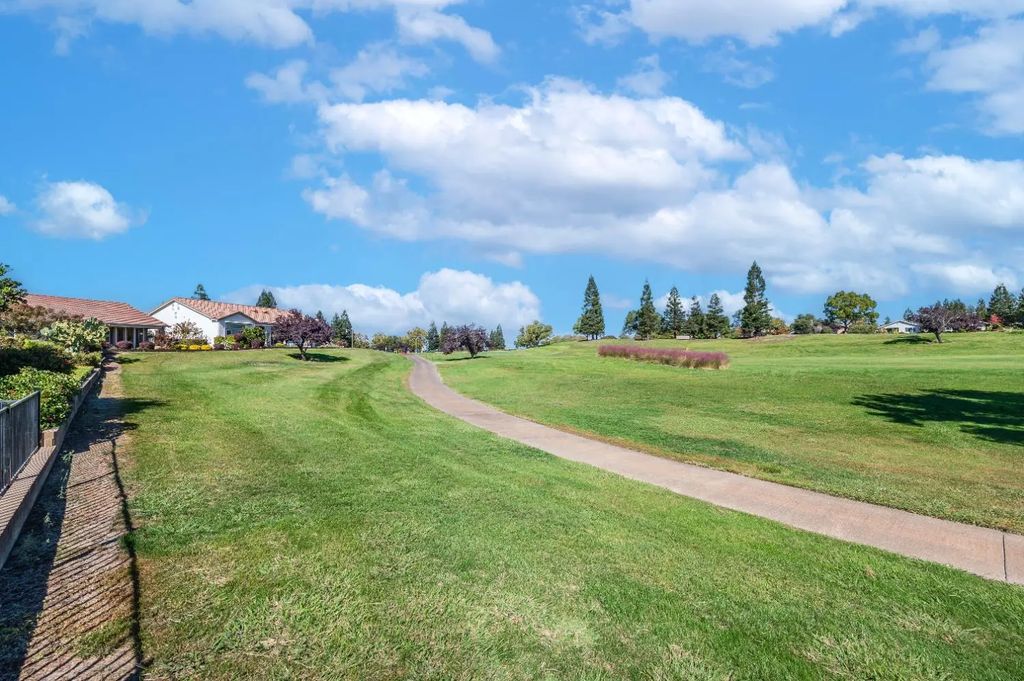1146 Secret Lake Loop, Lincoln