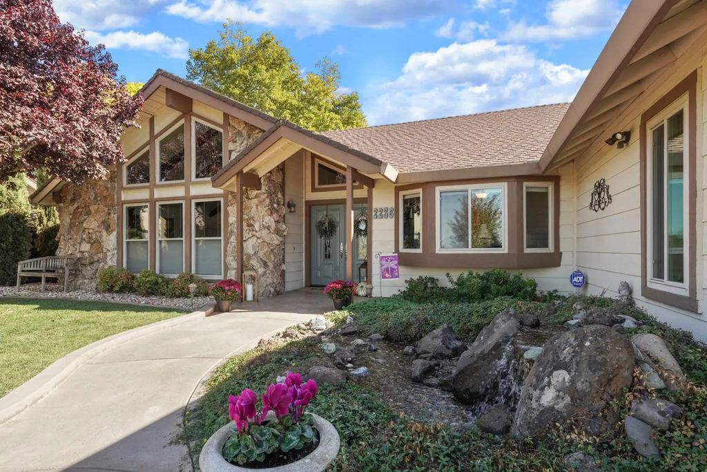 2236 Mclaren Drive, Roseville