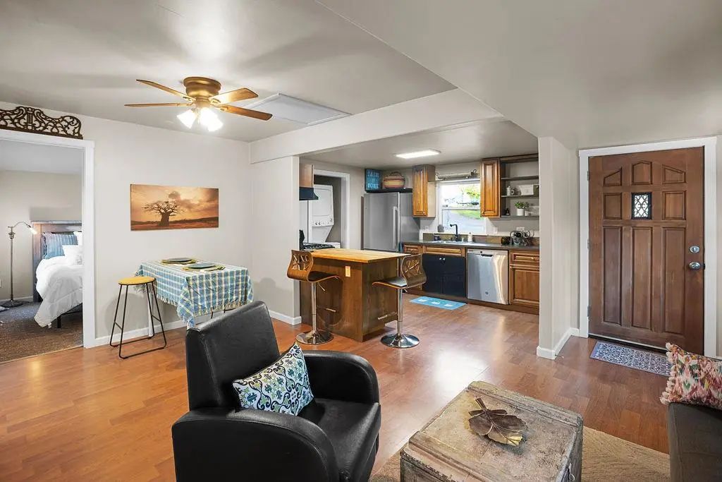 887 Pacific Street, Placerville