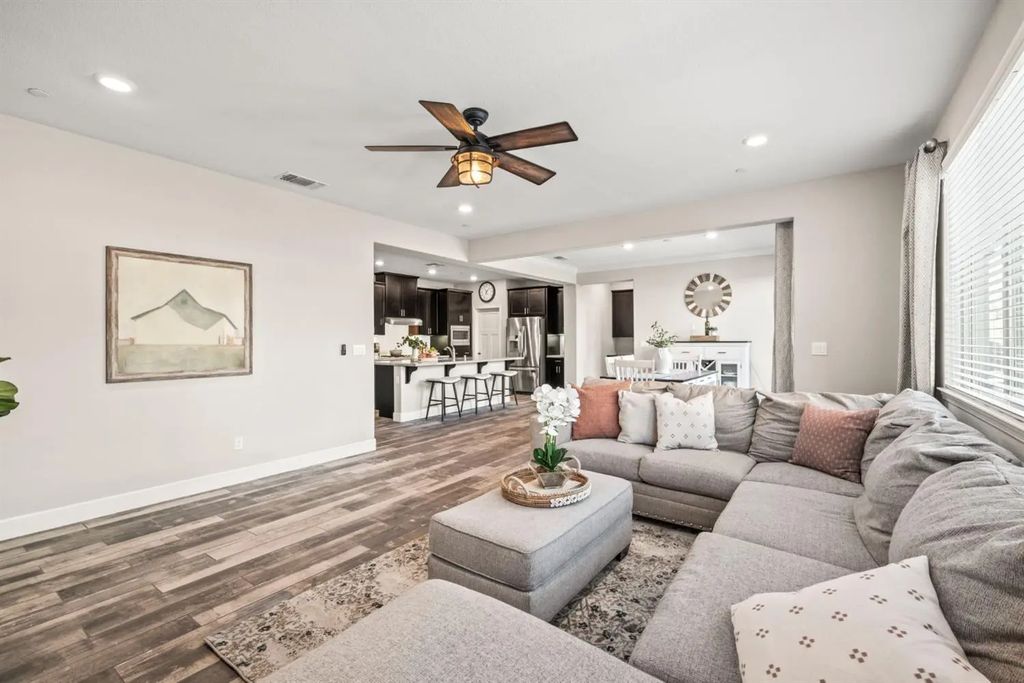 6040 Garland Way, Roseville
