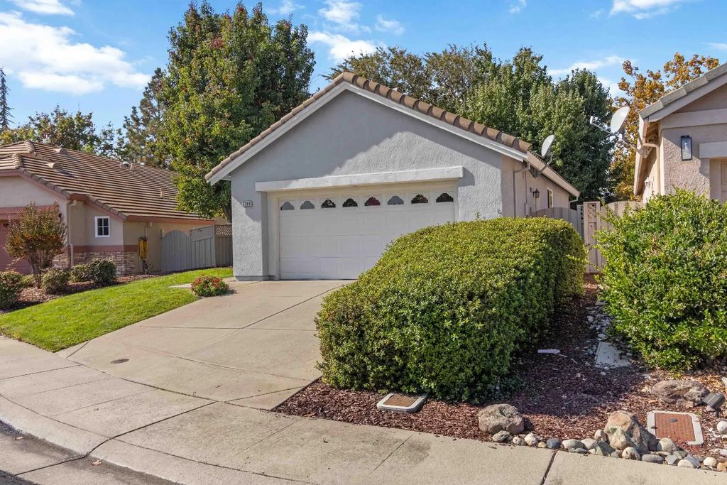7389 Apple Hollow Loop, Roseville
