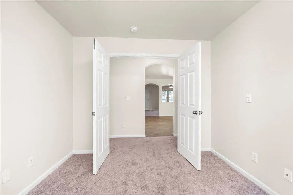 1580 Blue Beaver Way, Roseville