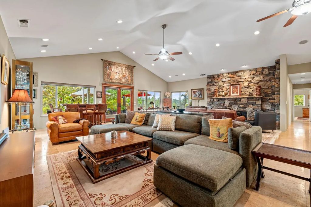 2451 Kingsgate Road, Placerville