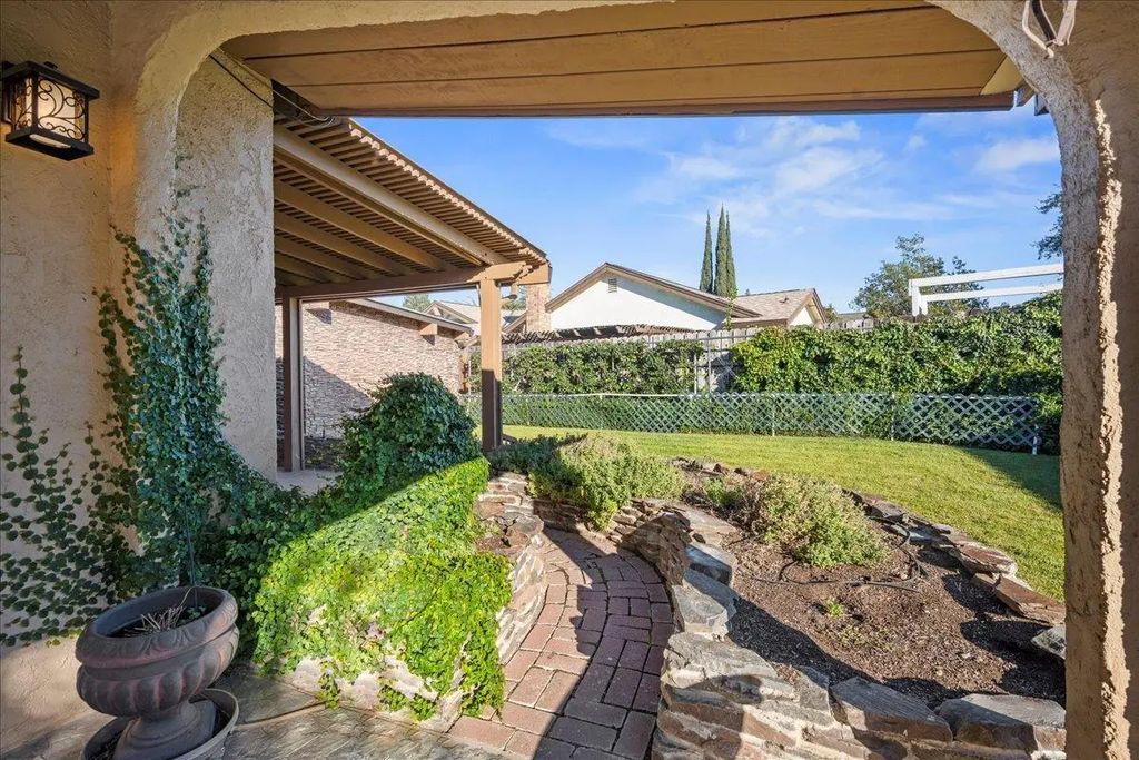 1834 Woodacre Way, Roseville
