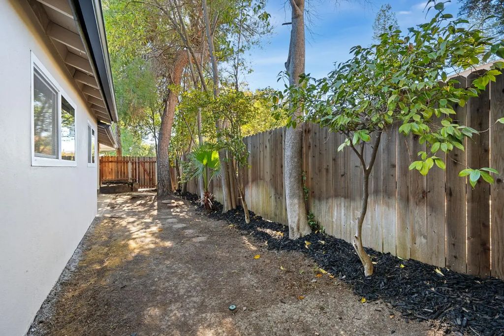 4944 Rockland Way, Fair Oaks