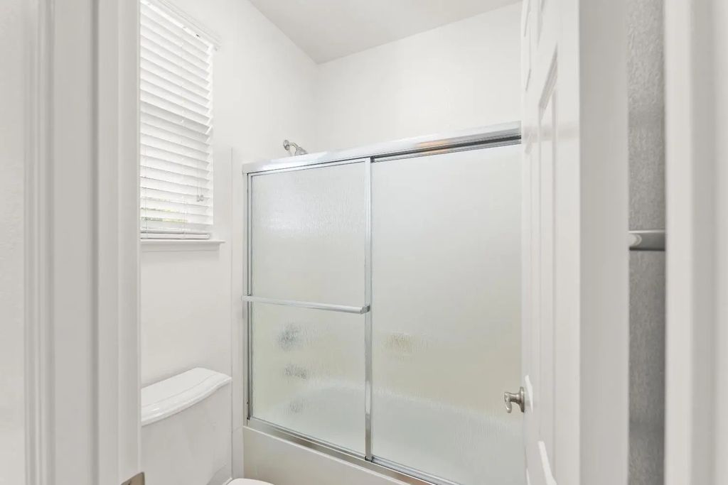 2208 Mount Errigal Lane, Lincoln
