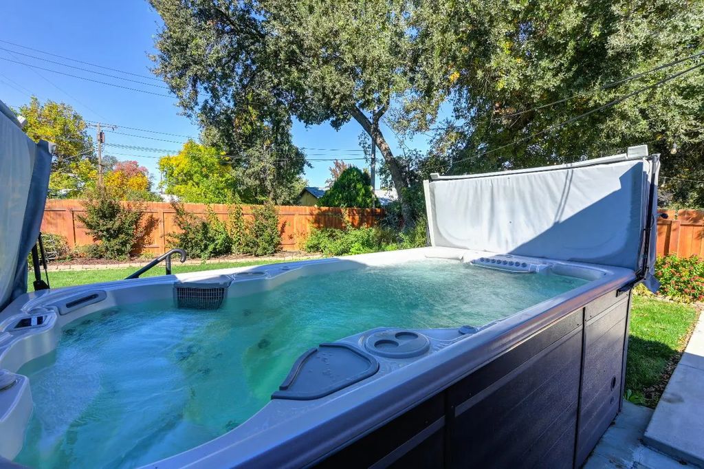 5643 Claiborne Way, Orangevale