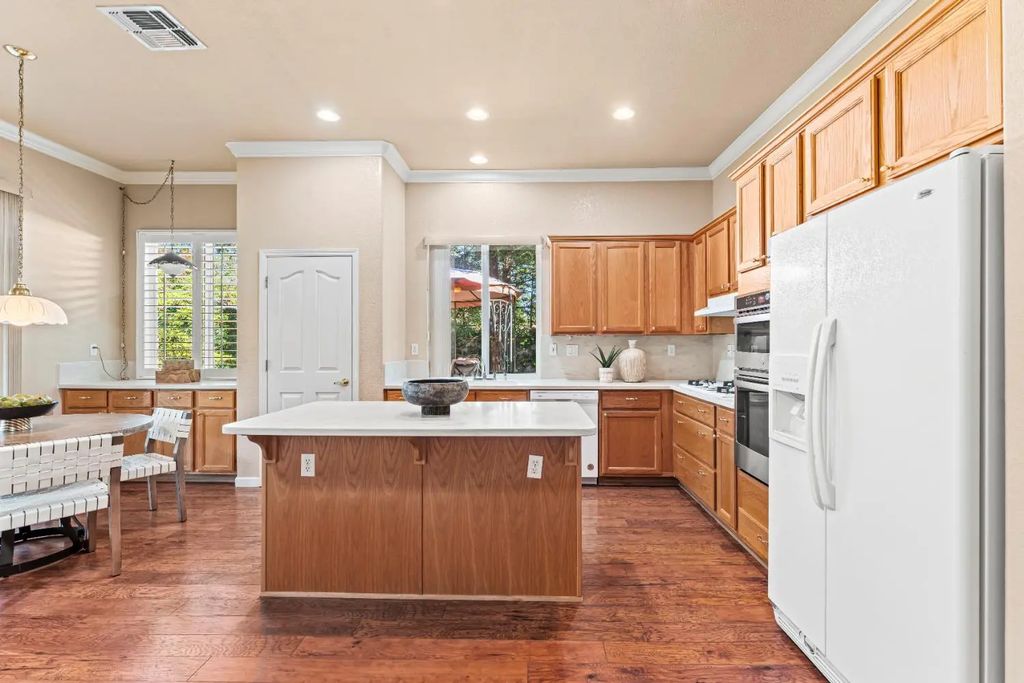 309 Browning Court, Roseville
