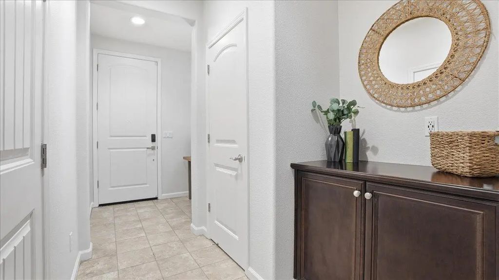 2101 Camino Real Way, Roseville