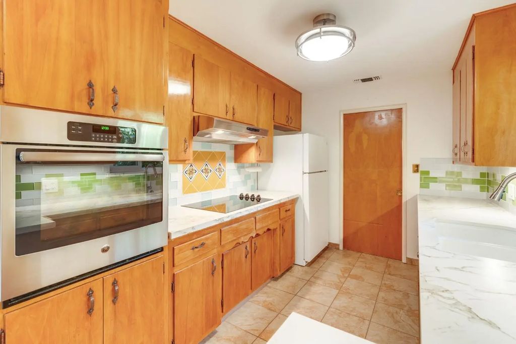 5052 Martin Way, Carmichael