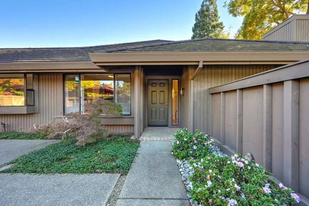 2101 Gold Rush Drive, Gold River