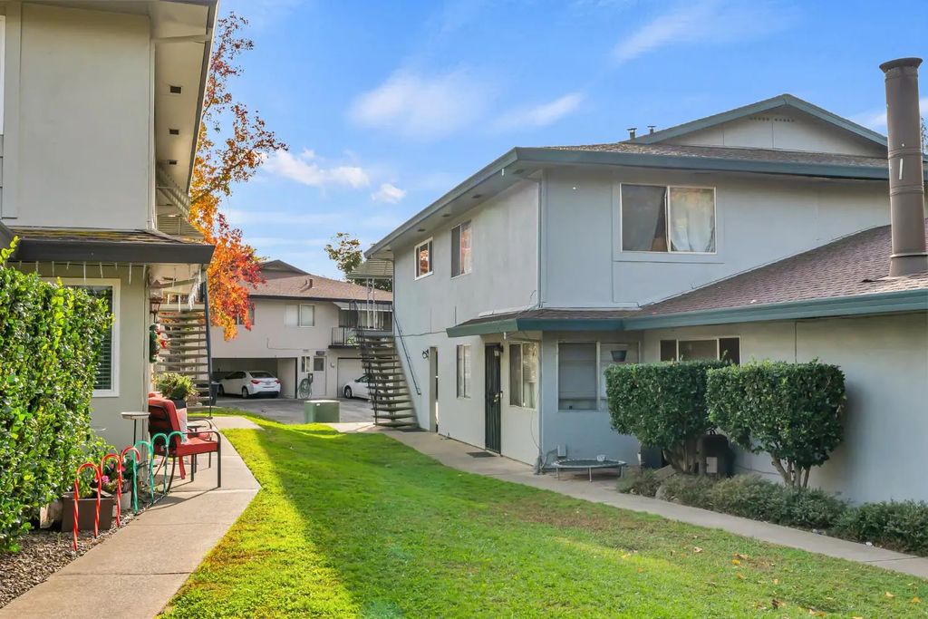239 Breuner Drive 4, Roseville