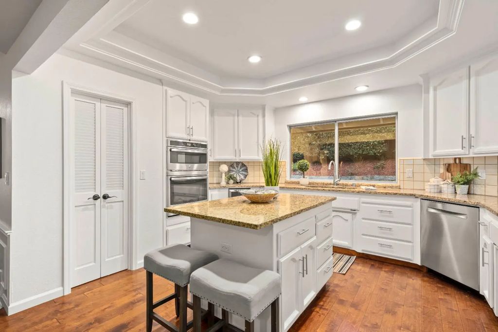 2657 Prestwick Drive, Roseville