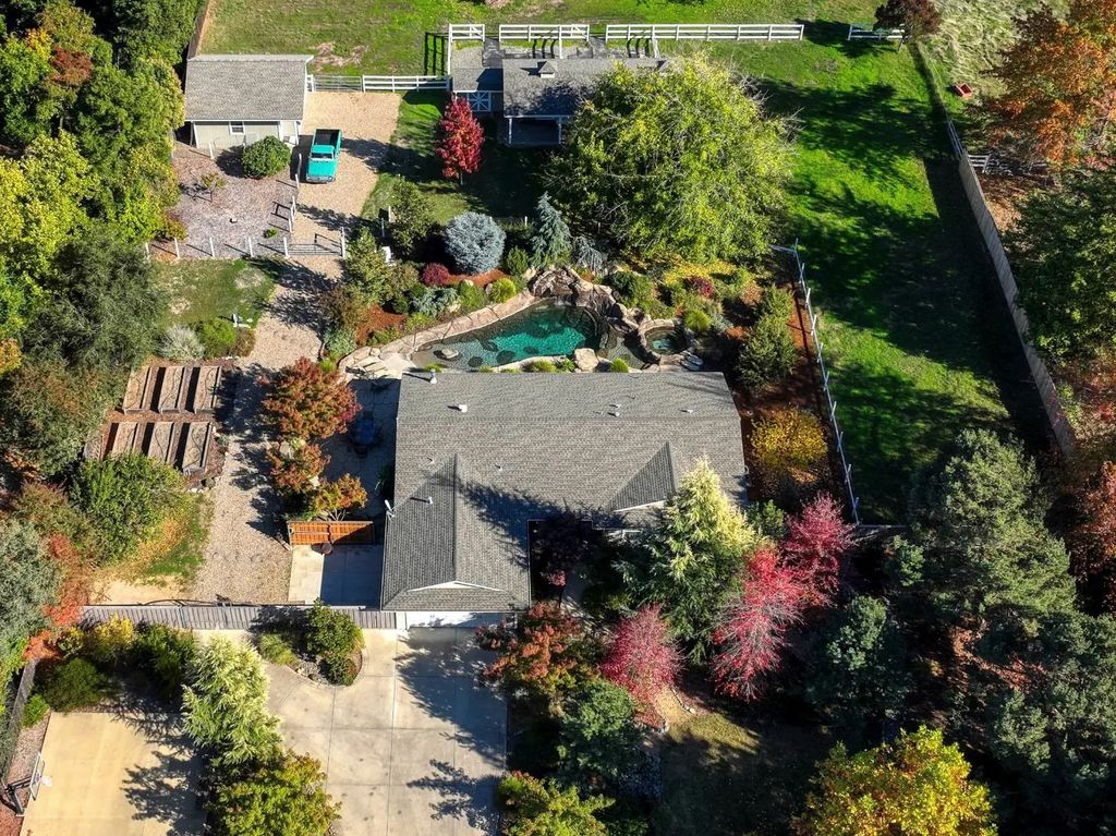 7640 Hickory Avenue, Orangevale