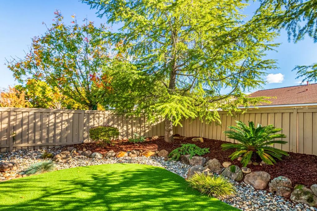151 Stags Leap Lane, Lincoln
