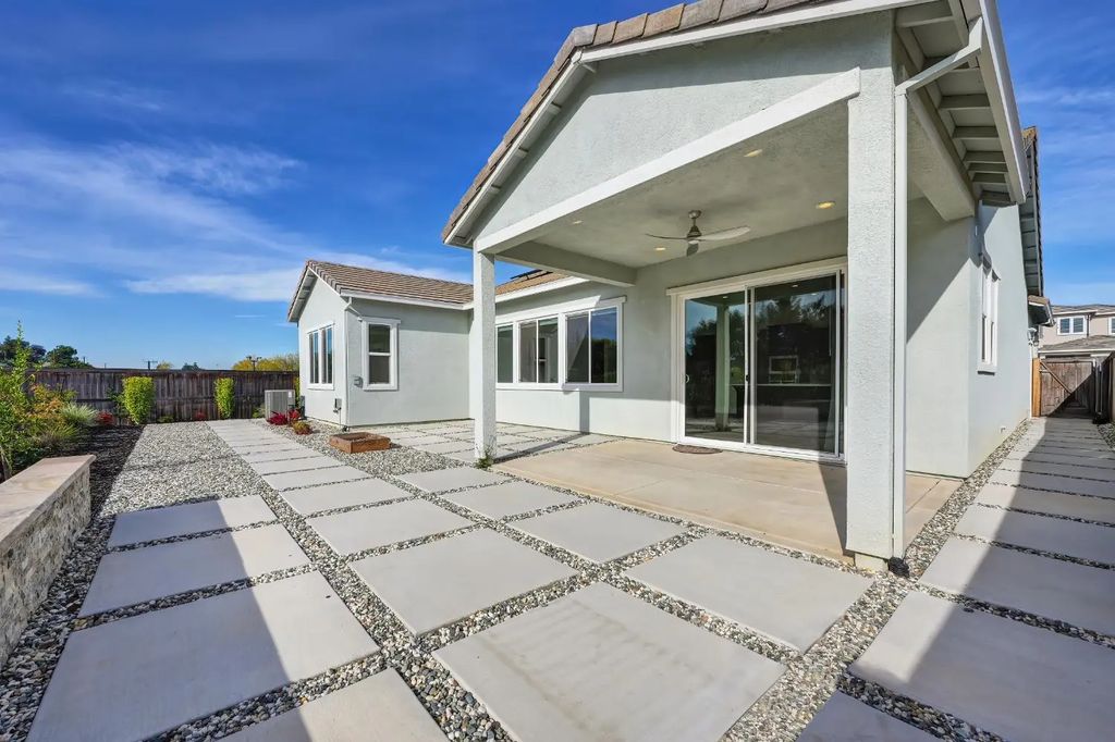 1911 Petite Syrah Lane, Roseville