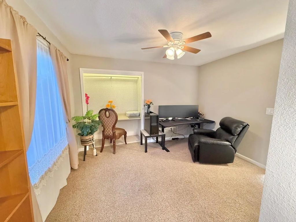 1423 Southwood Way, Roseville